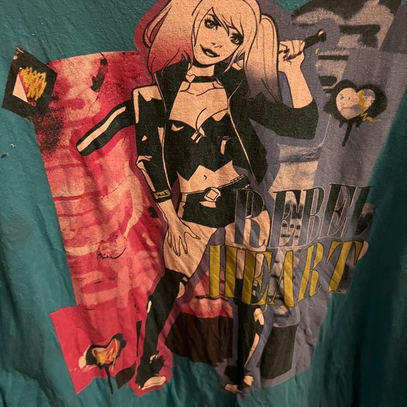 Harley Quinn Rebel Heart T-Shirt - Picture 1 of 2